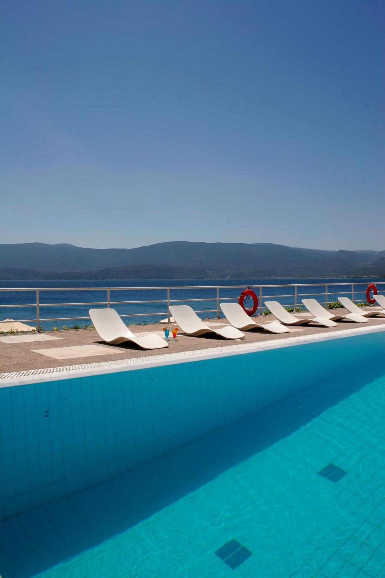 Kalamaki Beach Resort Isthmia Exterior photo
